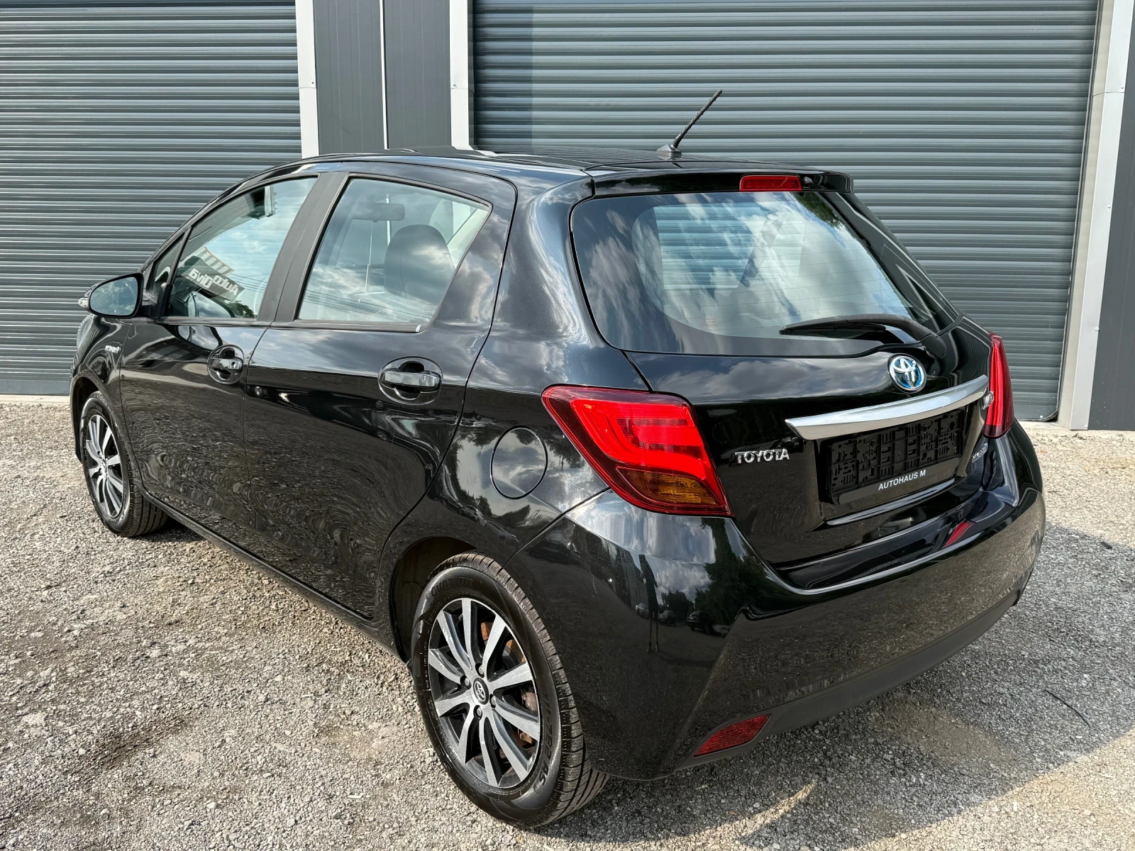 Toyota Yaris HYBRID/FACELIFT - изображение 3