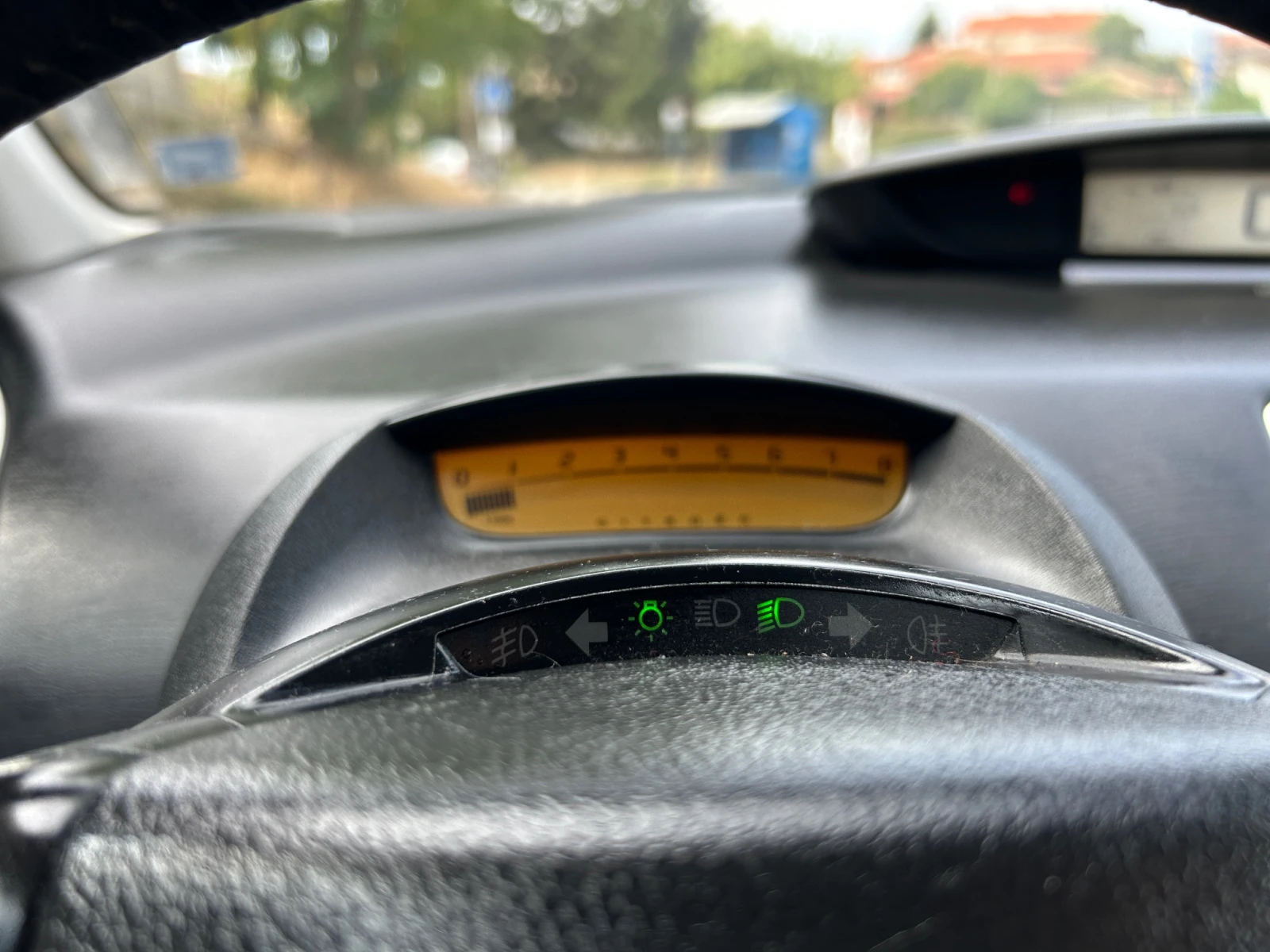 Citroen C4 1.4i - изображение 10
