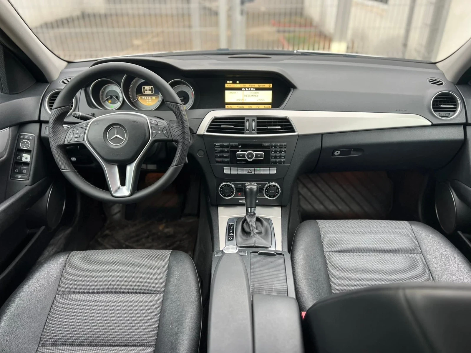 Mercedes-Benz C 220  - изображение 9