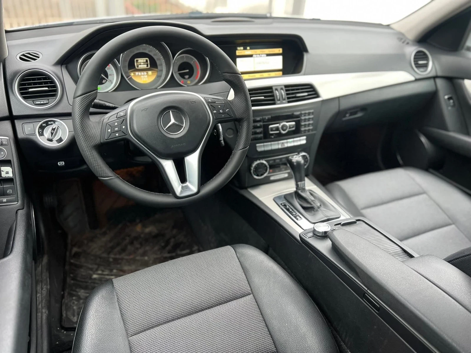 Mercedes-Benz C 220  - изображение 7