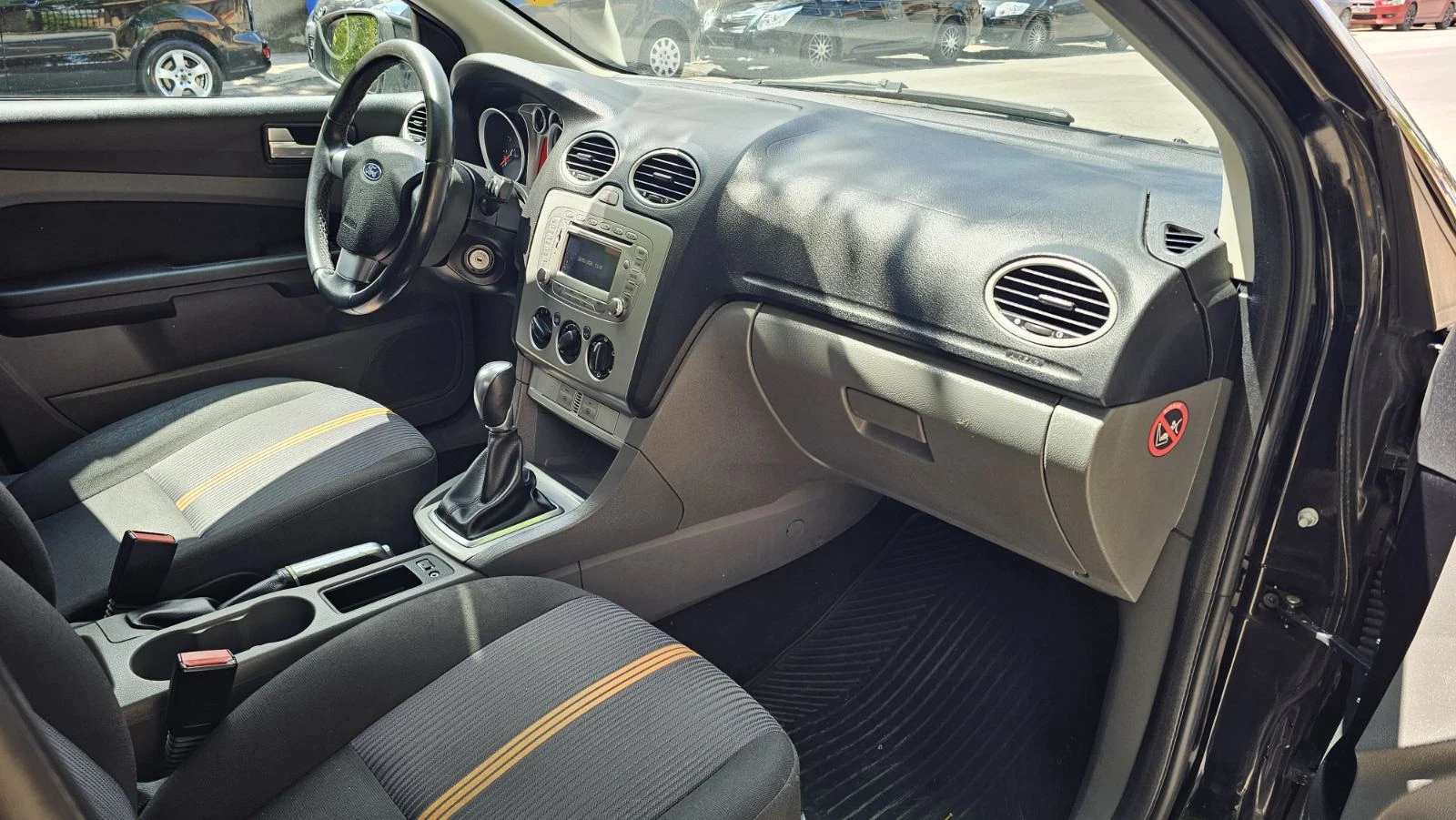 Ford Focus 1.6, снимка 8 - Автомобили и джипове - 53962180