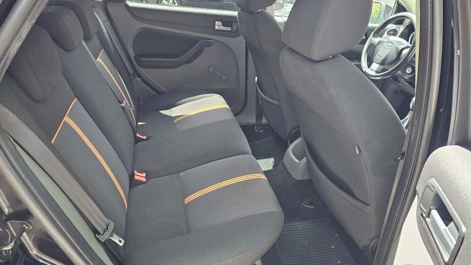 Ford Focus 1.6, снимка 13 - Автомобили и джипове - 53962180