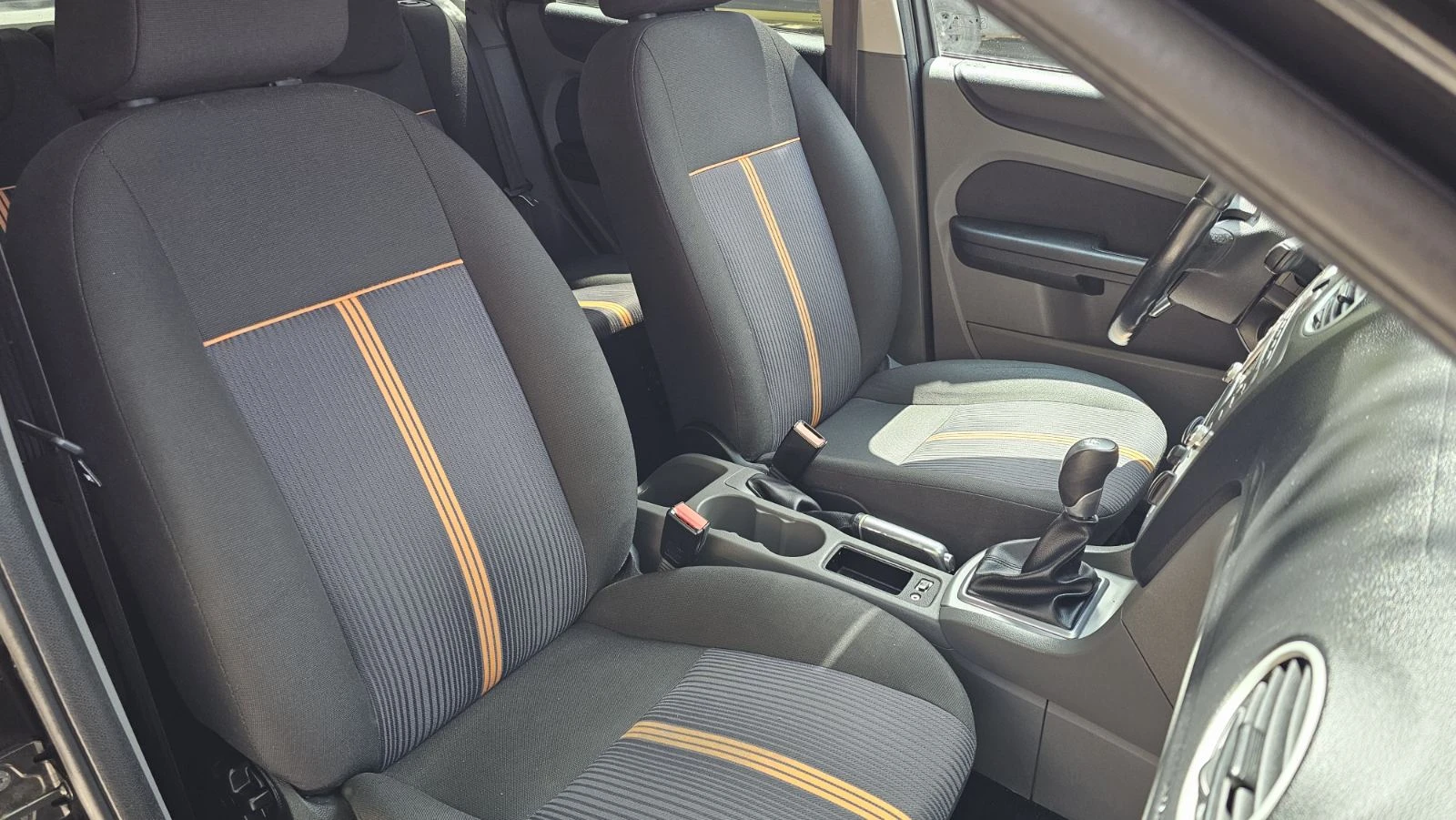 Ford Focus 1.6, снимка 12 - Автомобили и джипове - 53962180