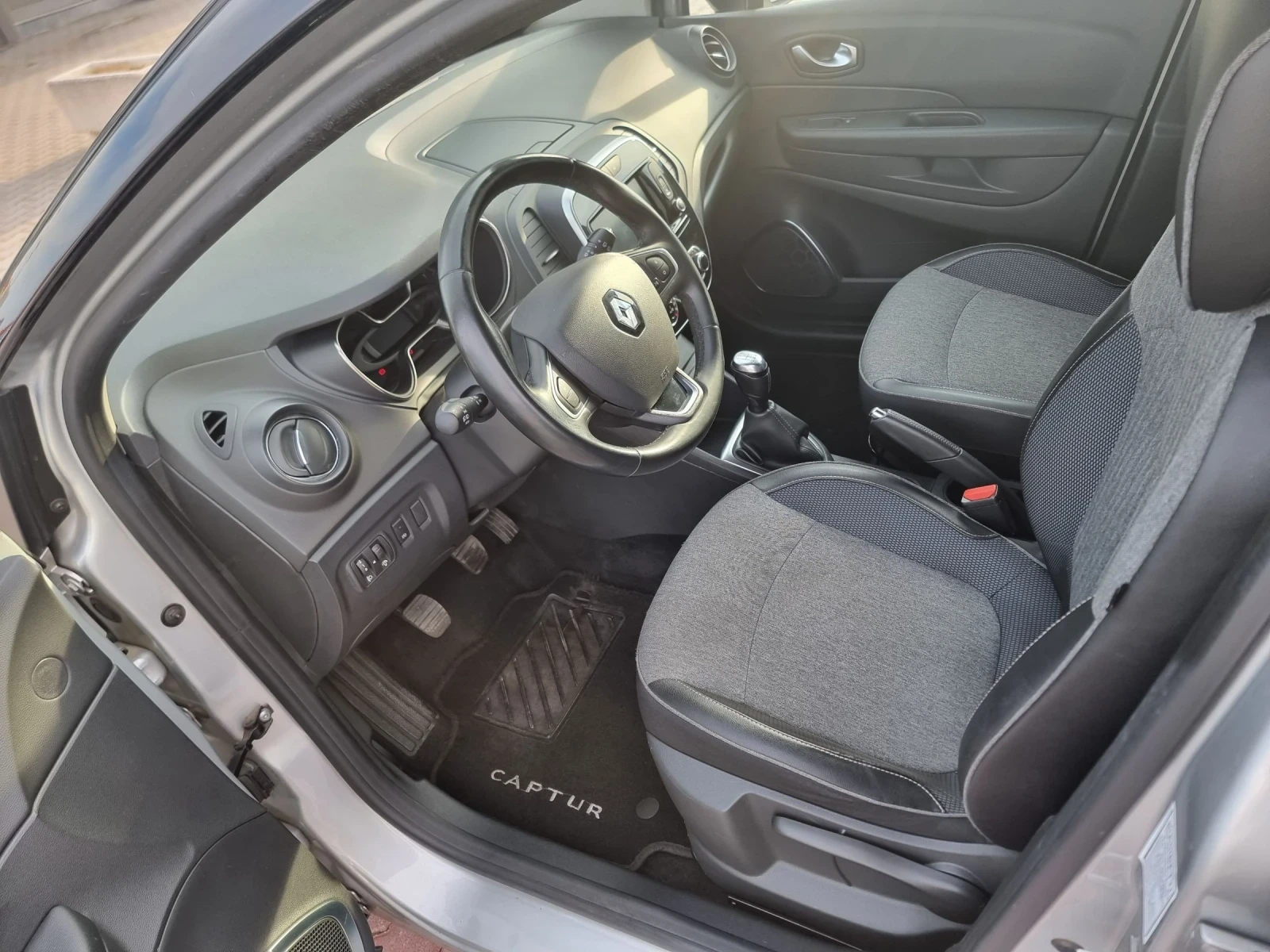 Renault Captur 1.5 DCI , снимка 10 - Автомобили и джипове - 53709988