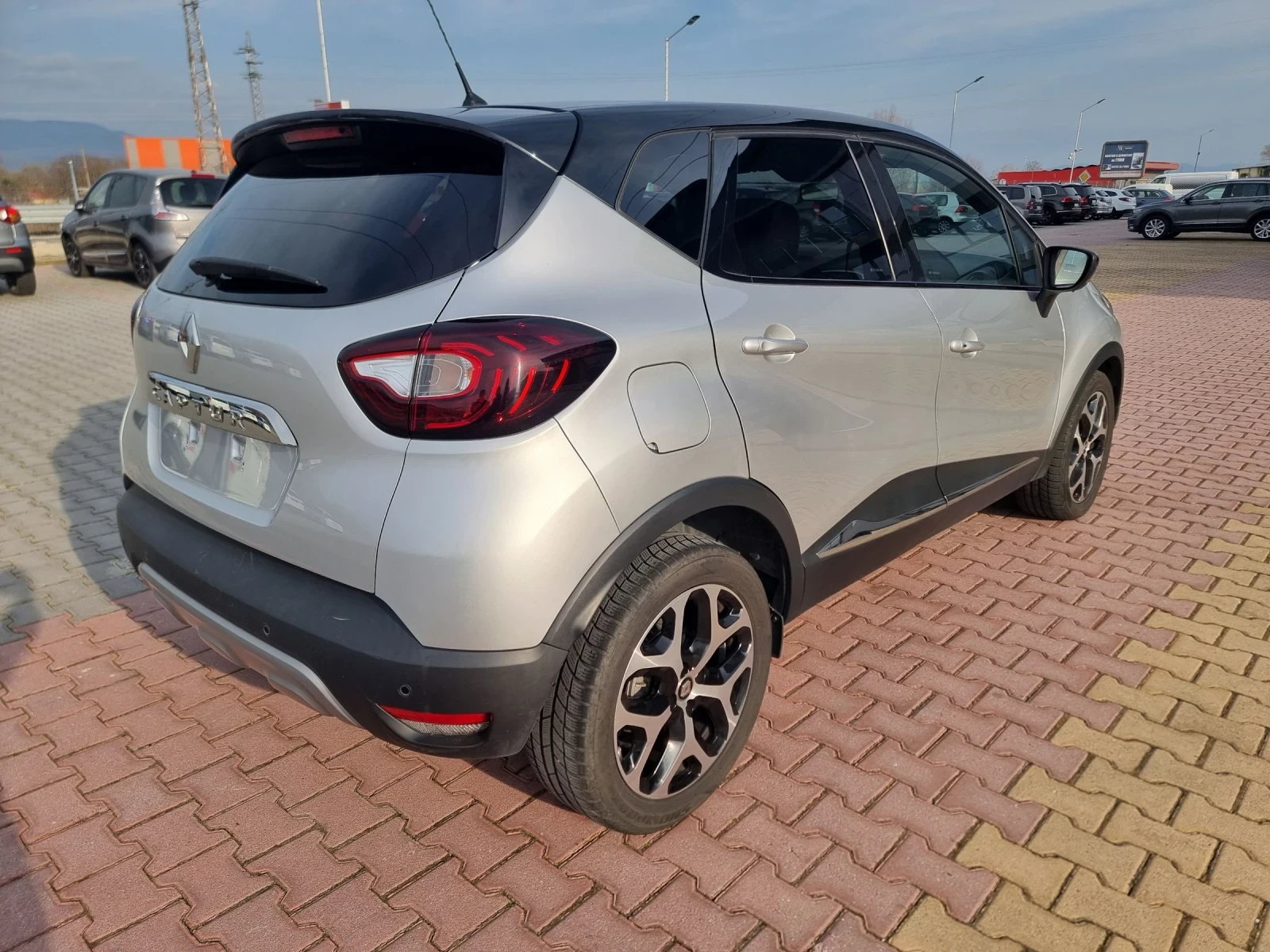 Renault Captur 1.5 DCI , снимка 3 - Автомобили и джипове - 53709988
