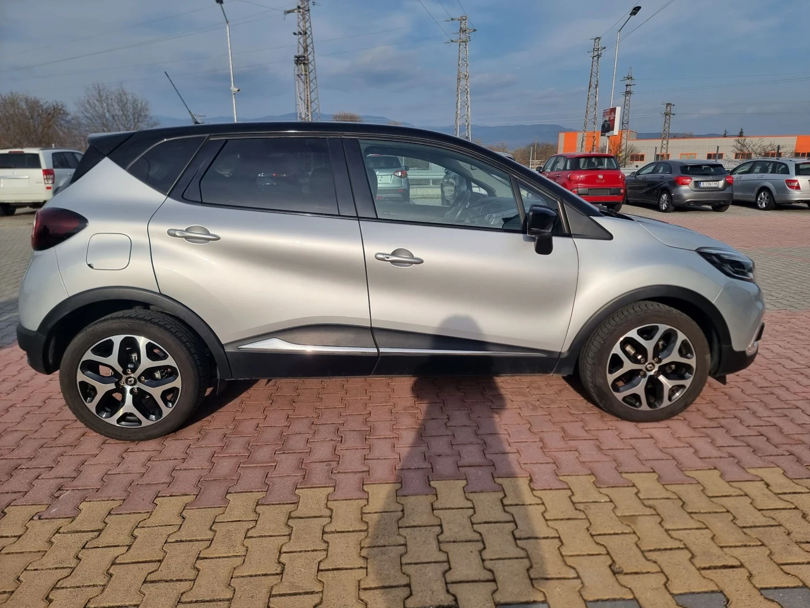 Renault Captur 1.5 DCI , снимка 2 - Автомобили и джипове - 53709988