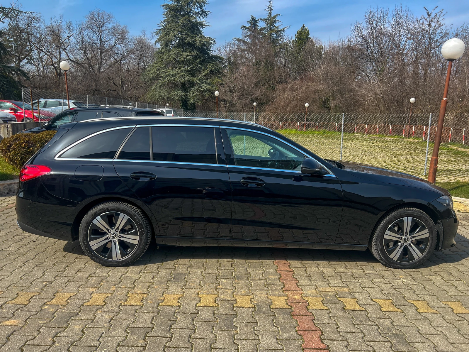 Mercedes-Benz C 300 e Plug-in Hybrid, снимка 5 - Автомобили и джипове - 53817065