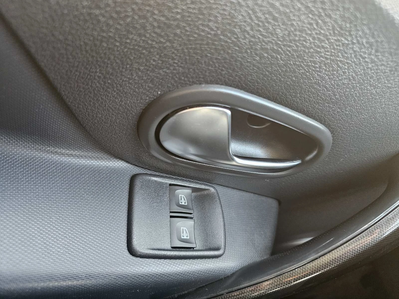 Dacia Sandero 0.9 Tce 90 к.с. бензин/ газ, снимка 11 - Автомобили и джипове - 53988203