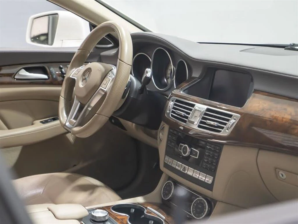 Mercedes-Benz CLS 550 * HARMAN* KARDON* ОБДУХВАНЕ* КАМЕРИ* KEYLESS* , снимка 8 - Автомобили и джипове - 54382253