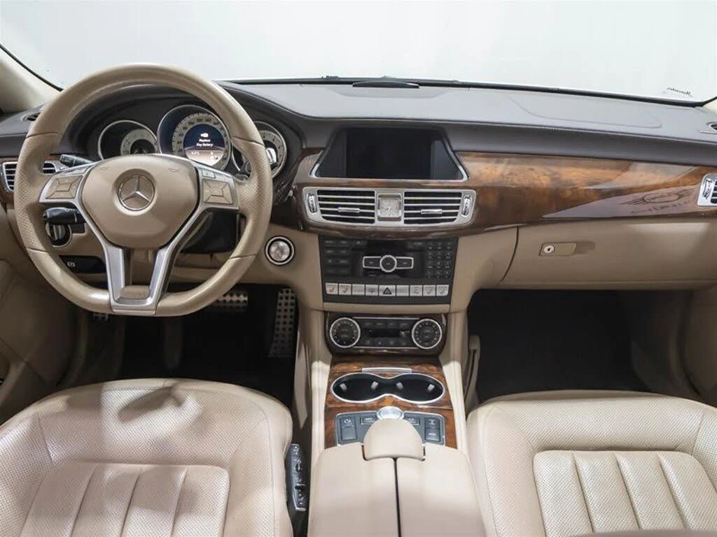 Mercedes-Benz CLS 550 * HARMAN* KARDON* ОБДУХВАНЕ* КАМЕРИ* KEYLESS* , снимка 6 - Автомобили и джипове - 54382253