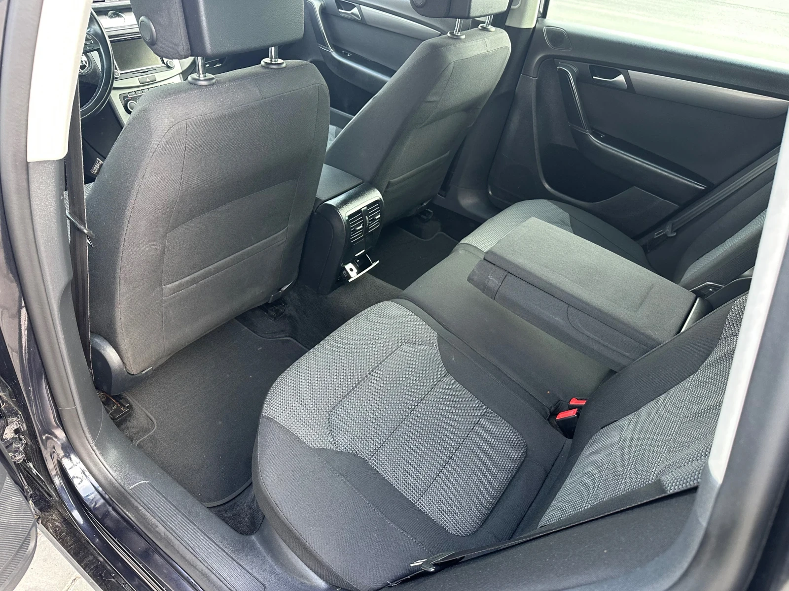 VW Passat 2.0tdi 6 скорости  Navi Парктроник  Euro5b, снимка 10 - Автомобили и джипове - 54672614