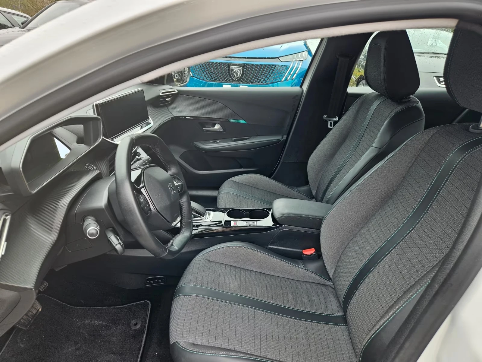 Peugeot 208 e/Allure/ПОДГРЕВ/Kamera/NAVI/136HP/, снимка 8 - Автомобили и джипове - 54968105
