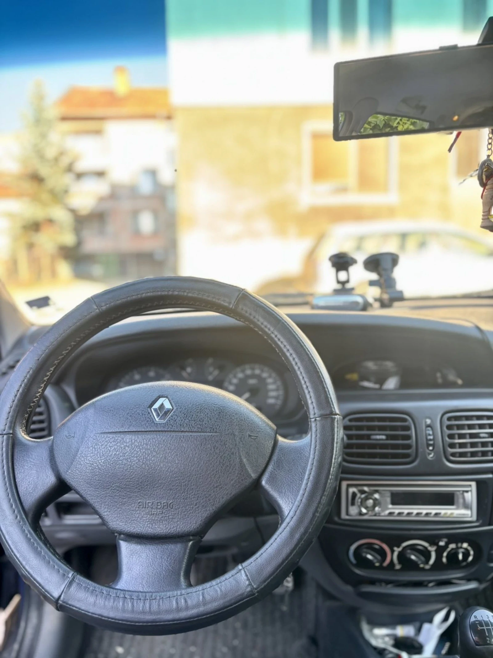 Renault Megane 1.4 16V, Бензин/Газ, снимка 6 - Автомобили и джипове - 55156889