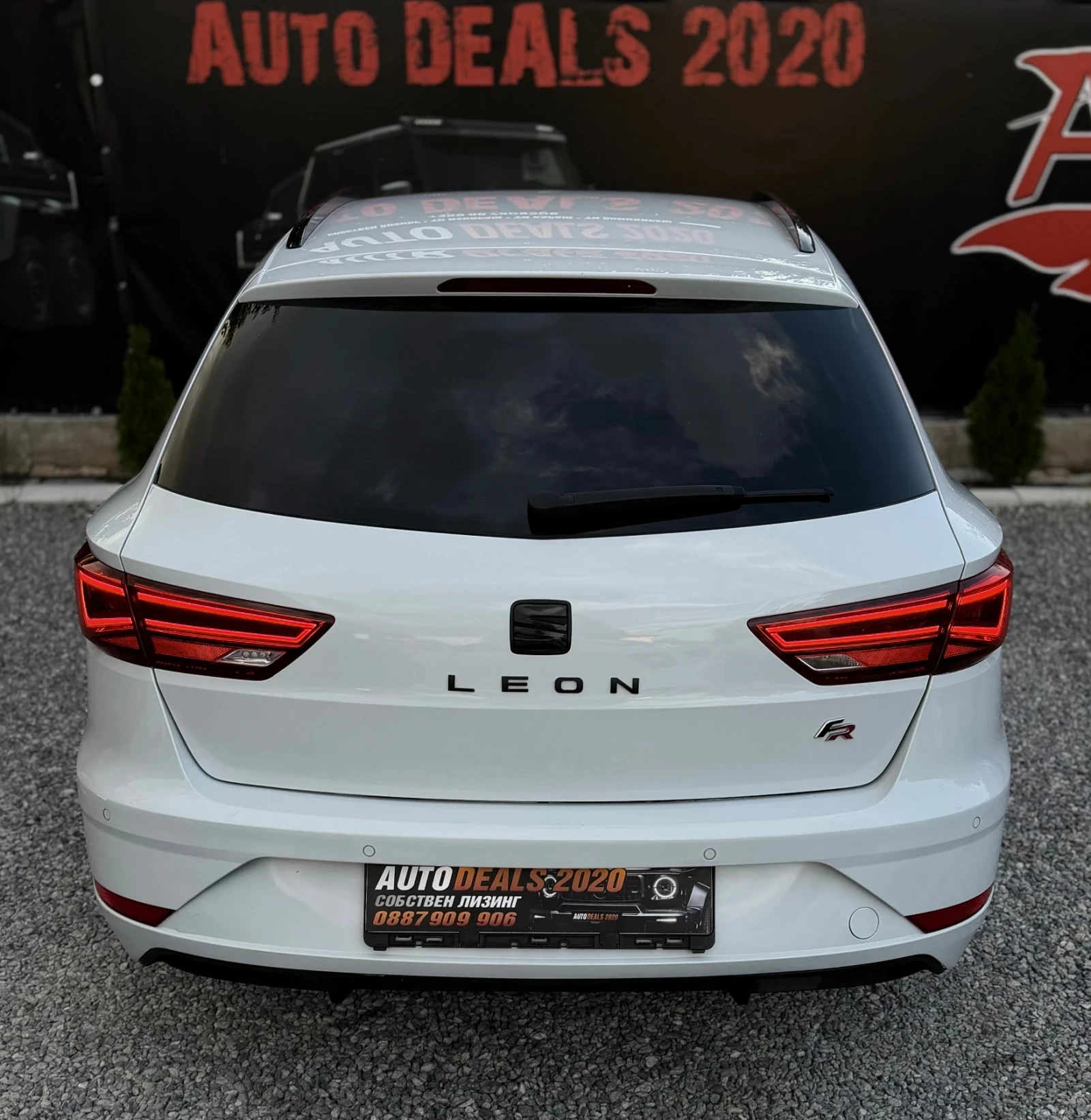 Seat Leon 1.6TDI| FR| DSG| DIGITAL| СЕРВИЗНА ИСТОРИЯ| ЛИЗИНГ, снимка 7 - Автомобили и джипове - 55185806