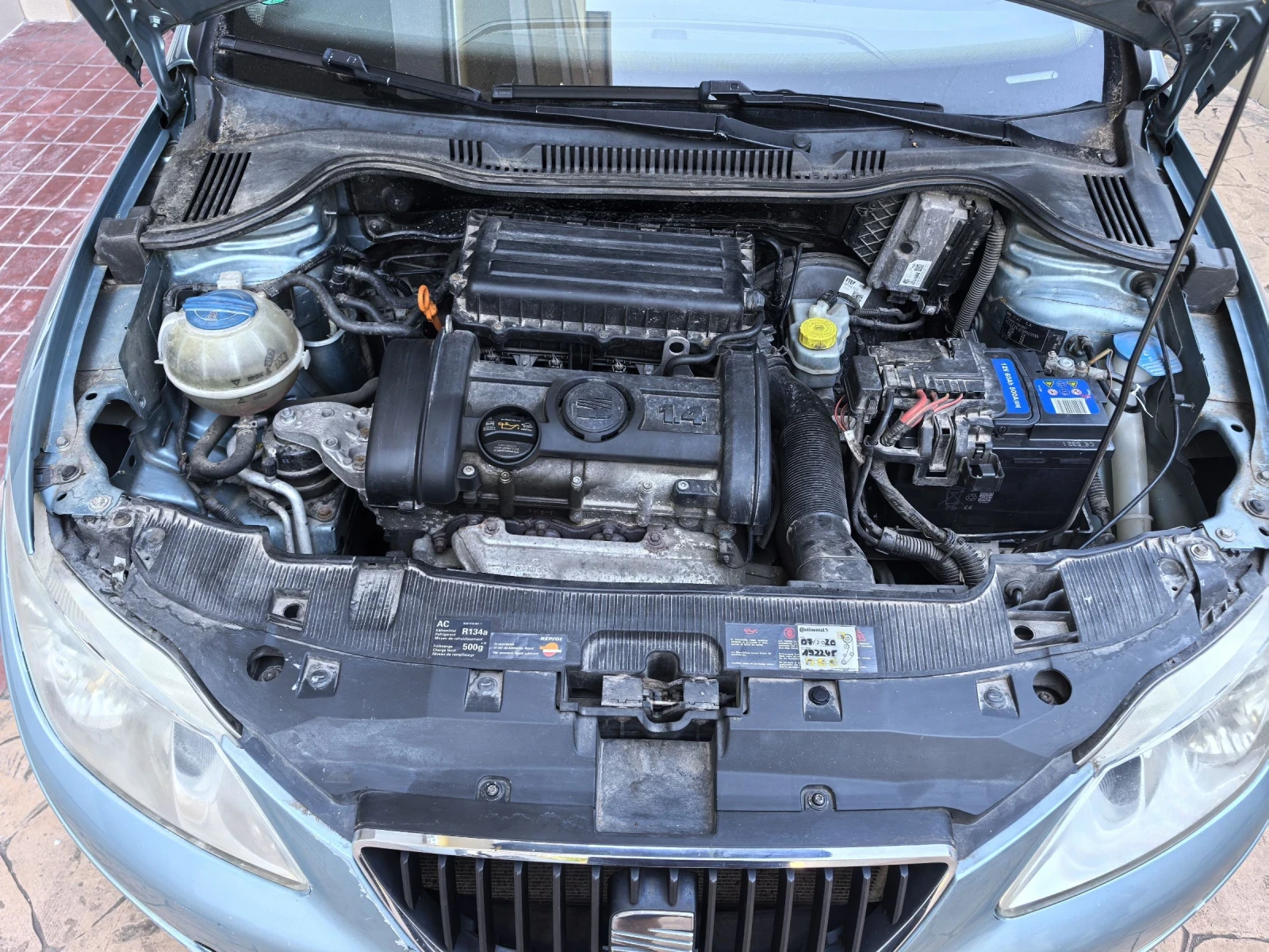 Seat Ibiza 1.4 i 86коня, снимка 15 - Автомобили и джипове - 55892345
