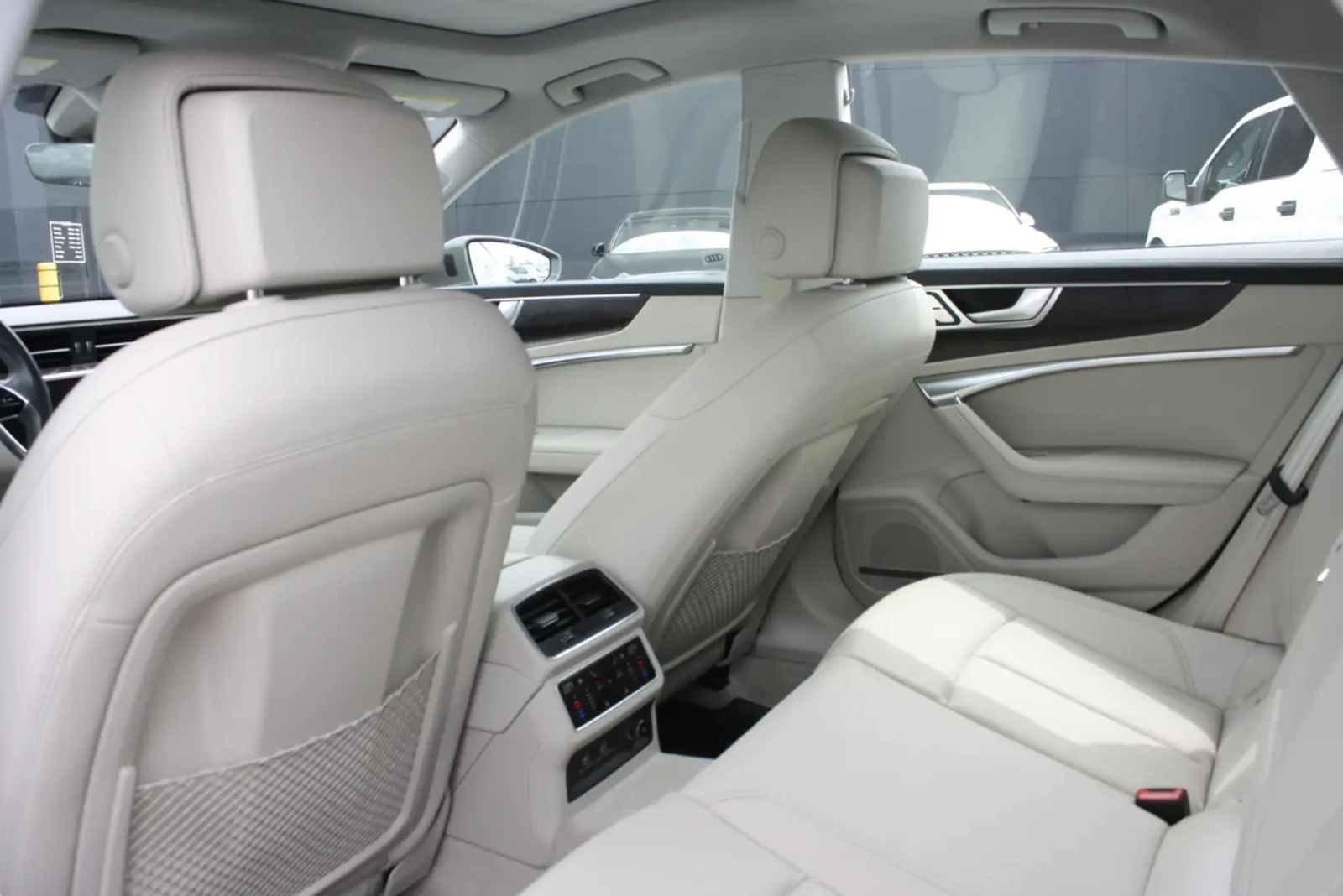 Audi A7 Technik / Bang & Olufsen / Quattro / ОБДУХ/ 360CAM, снимка 12 - Автомобили и джипове - 56214352
