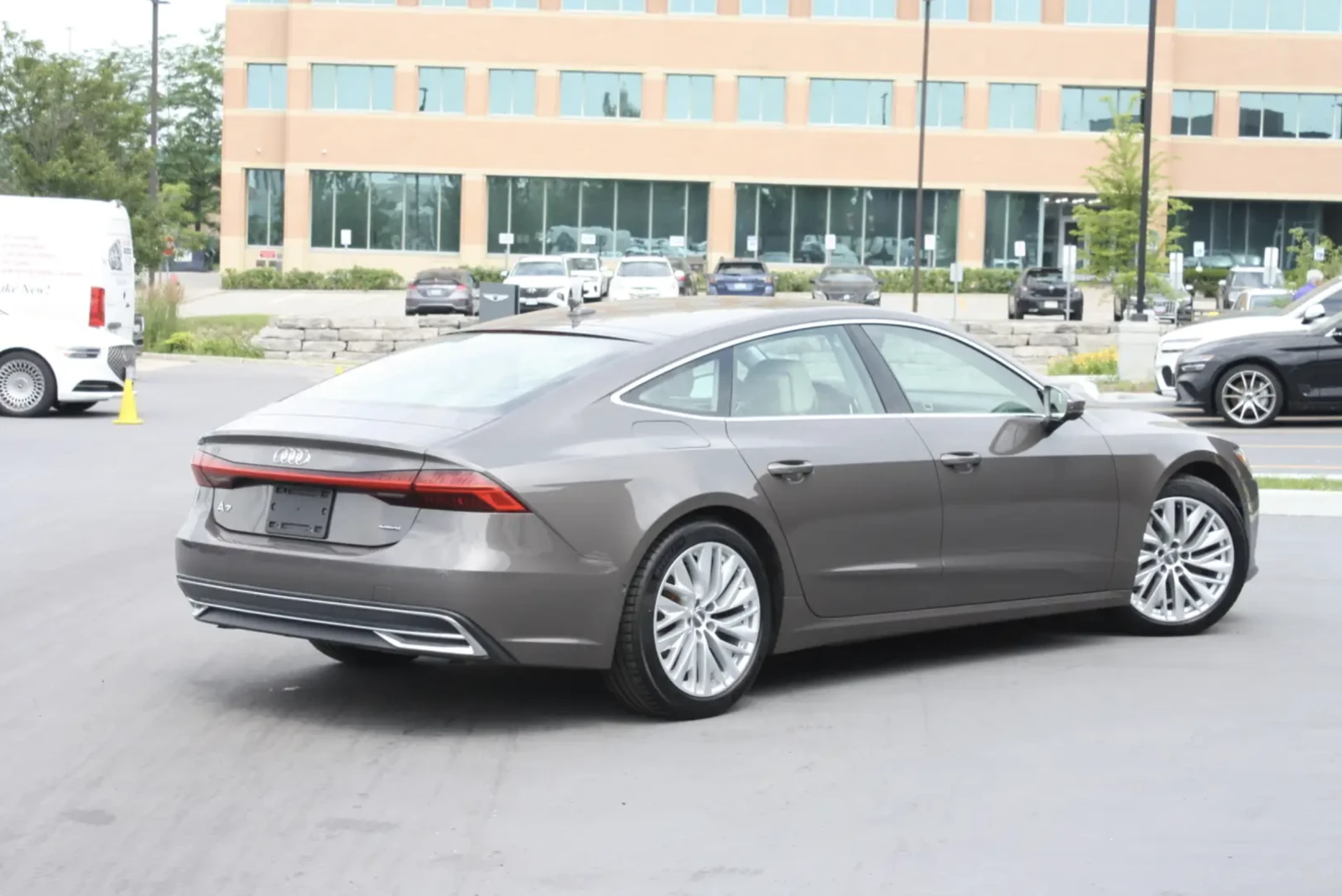 Audi A7 Technik / Bang & Olufsen / Quattro / ОБДУХ/ 360CAM, снимка 3 - Автомобили и джипове - 56214352