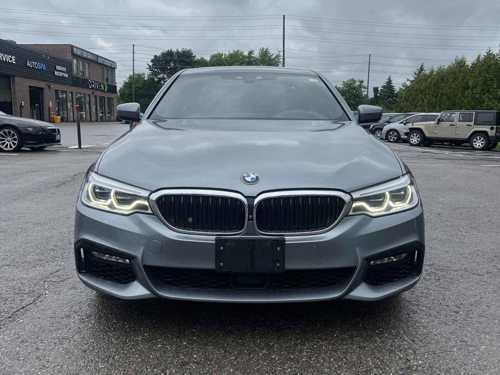 BMW 530 i xDrive, ПАНО, АВТОКРЕДИТ, снимка 2 - Автомобили и джипове - 56292931