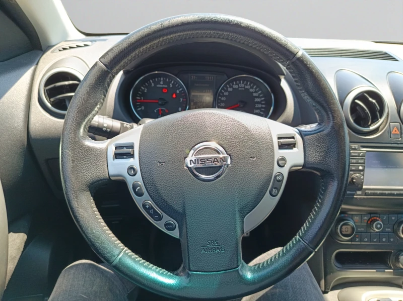 Nissan Qashqai, снимка 9 - Автомобили и джипове - 50939376