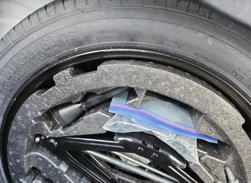 Volvo XC40, снимка 17 - Автомобили и джипове - 52749920