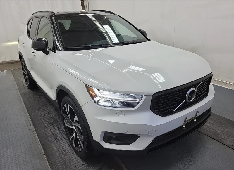 Volvo XC40, снимка 2 - Автомобили и джипове - 52749920