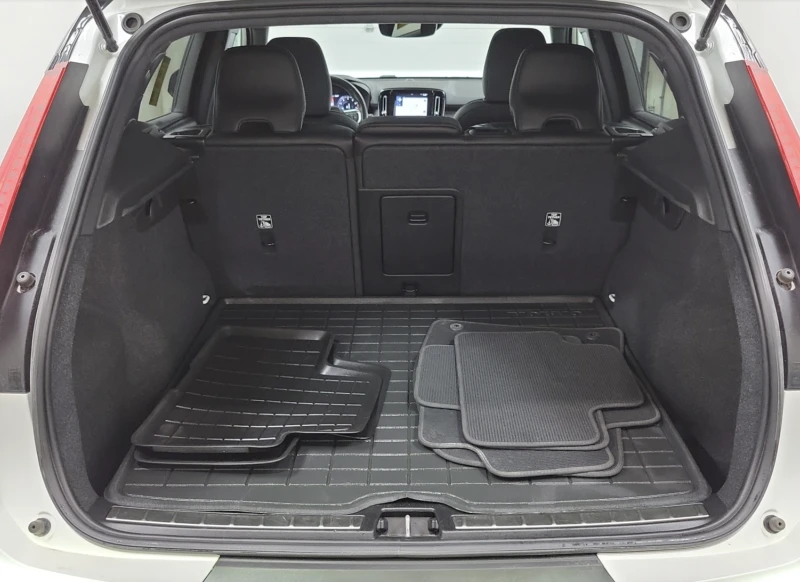 Volvo XC40, снимка 14 - Автомобили и джипове - 52749920