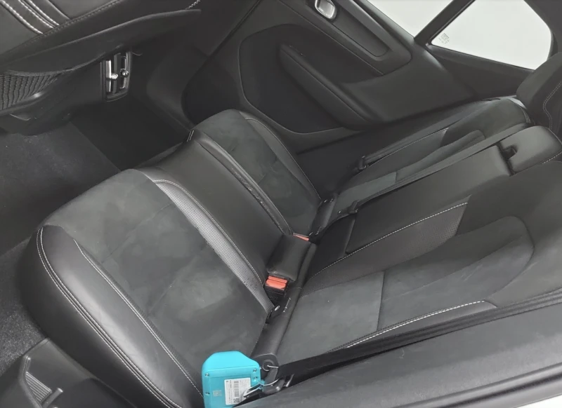 Volvo XC40, снимка 12 - Автомобили и джипове - 52749920