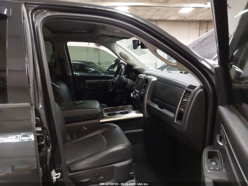 Dodge RAM 1500 5.7L V-8 VVT, 395HP 4X4 Drive, снимка 10 - Автомобили и джипове - 53057390