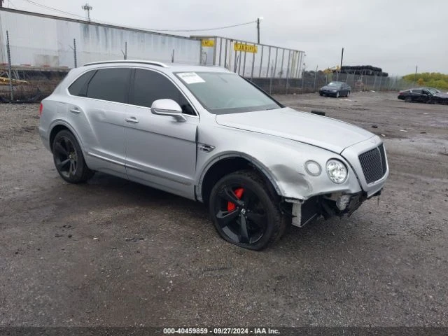 Bentley Bentayga 4.0L V8 542кс AWD - изображение 2