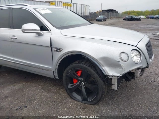 Bentley Bentayga 4.0L V8 542кс AWD - изображение 6