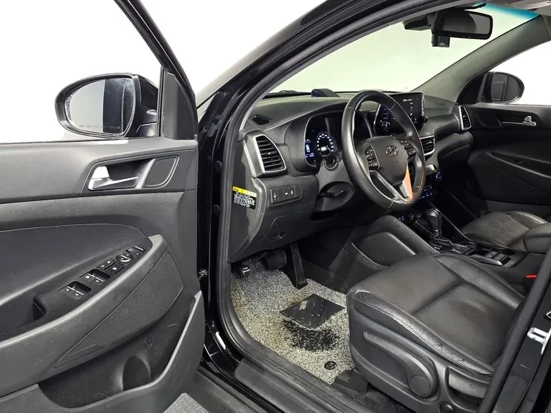 Hyundai Tucson 2.0 2WD MODERN, снимка 10 - Автомобили и джипове - 55801714