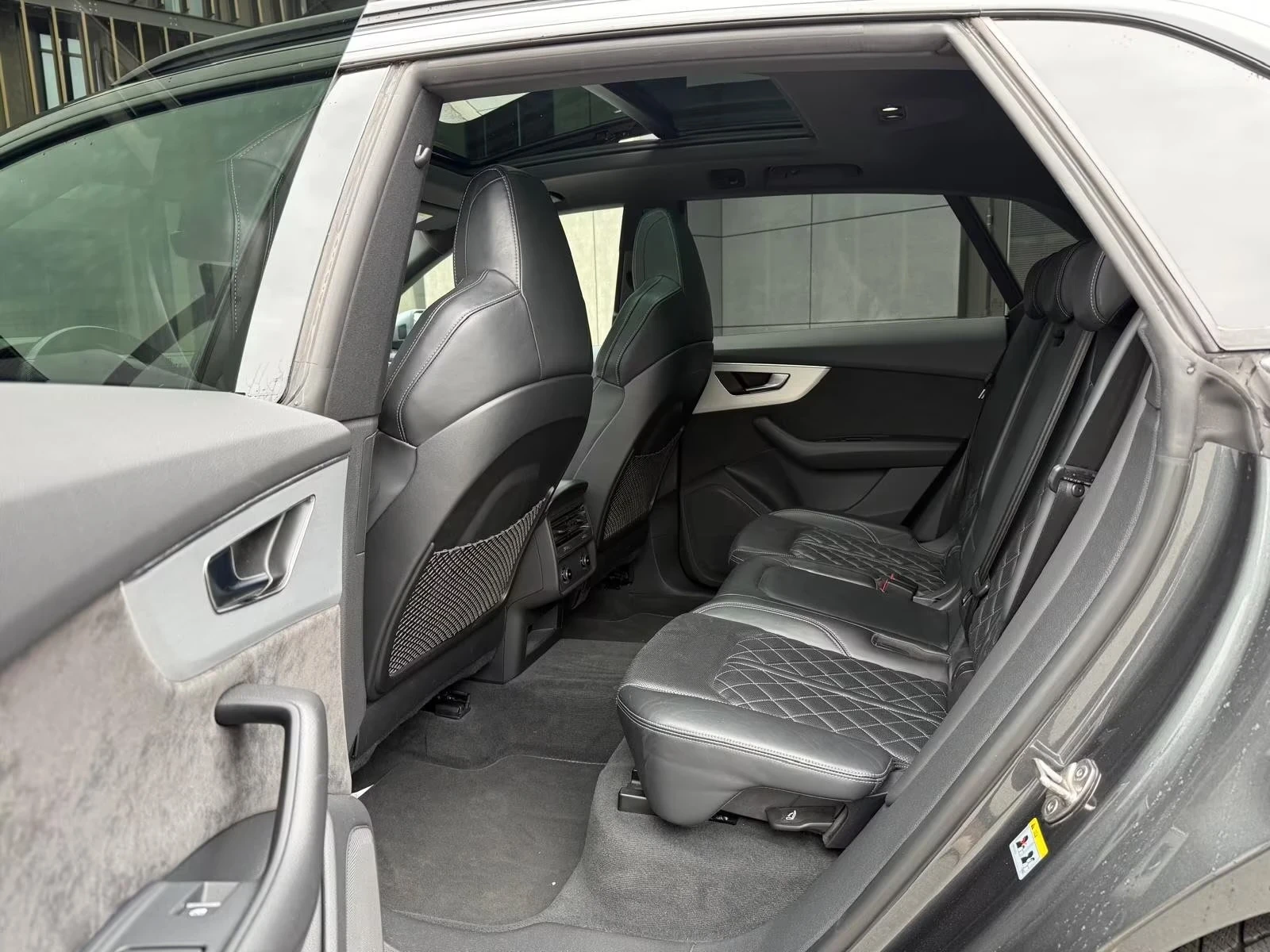 Audi SQ8 4.0TFSI* Pano* S-Line* 360* Лизинг, снимка 6 - Автомобили и джипове - 53962179