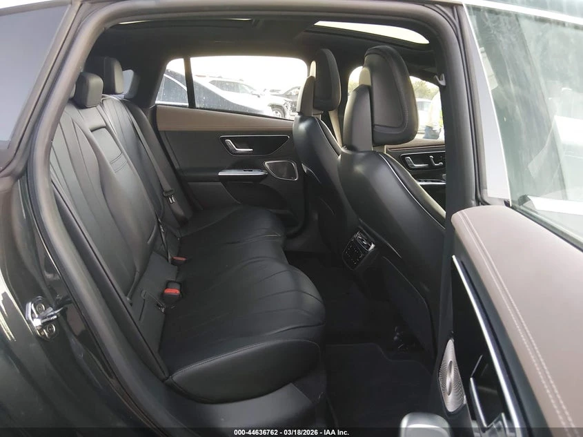 Mercedes-Benz EQE 350+ , снимка 8 - Автомобили и джипове - 54402775