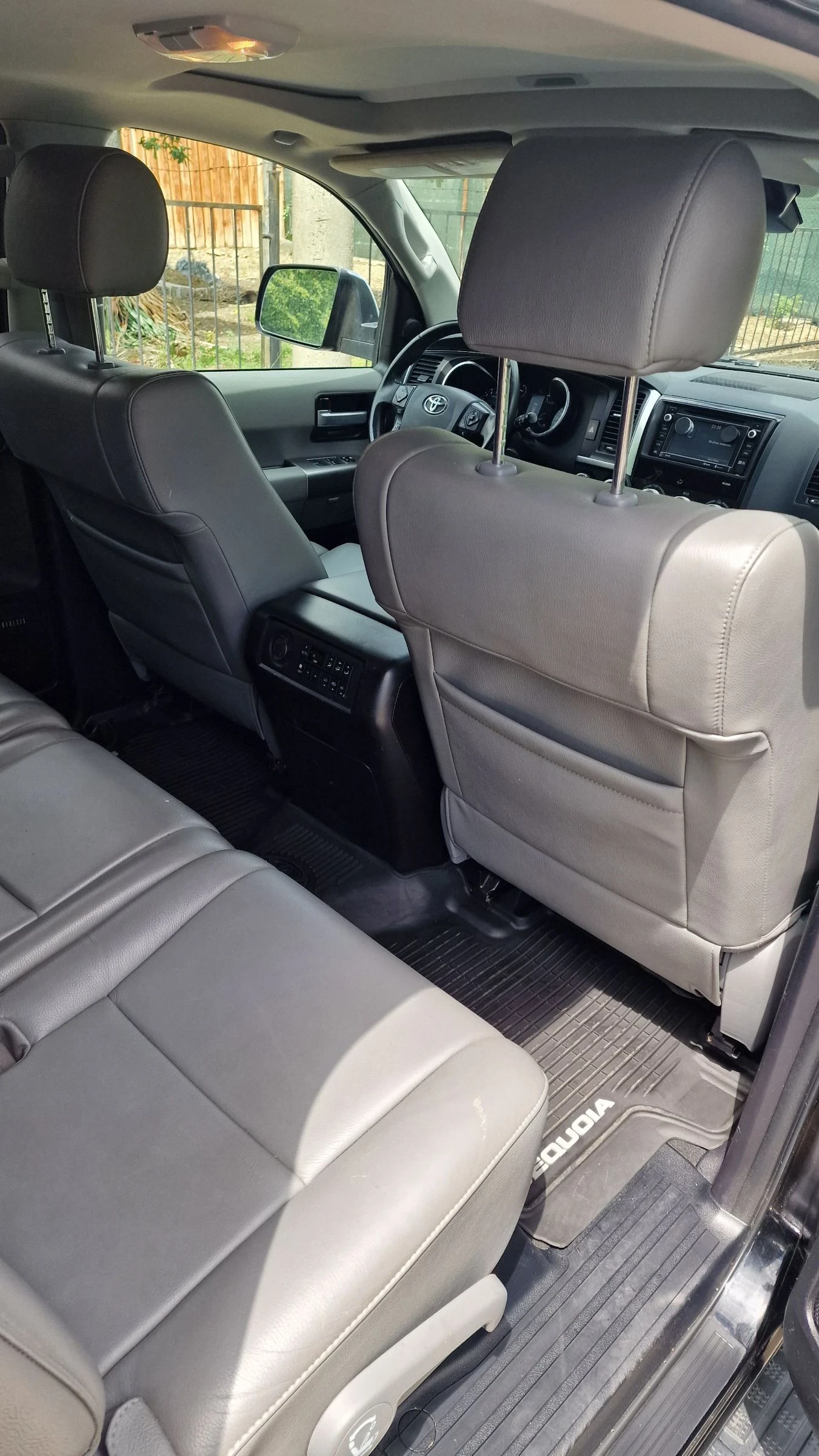 Toyota Sequoia, снимка 8 - Автомобили и джипове - 54572403