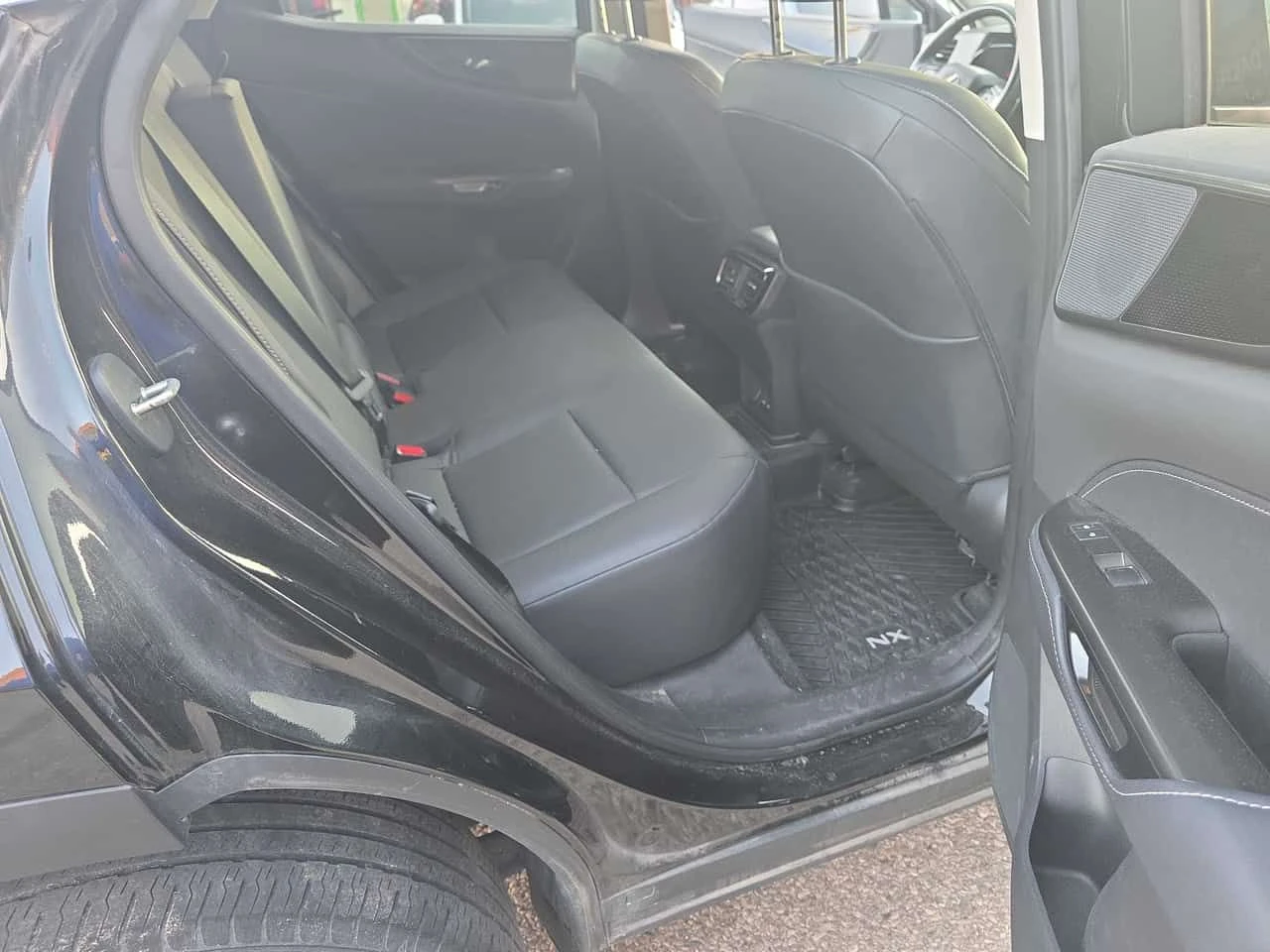 Lexus NX * 250 * ДВА КЛЮЧА* БЕЗ ЗАБЕЛЕЖКИ, снимка 15 - Автомобили и джипове - 55566181