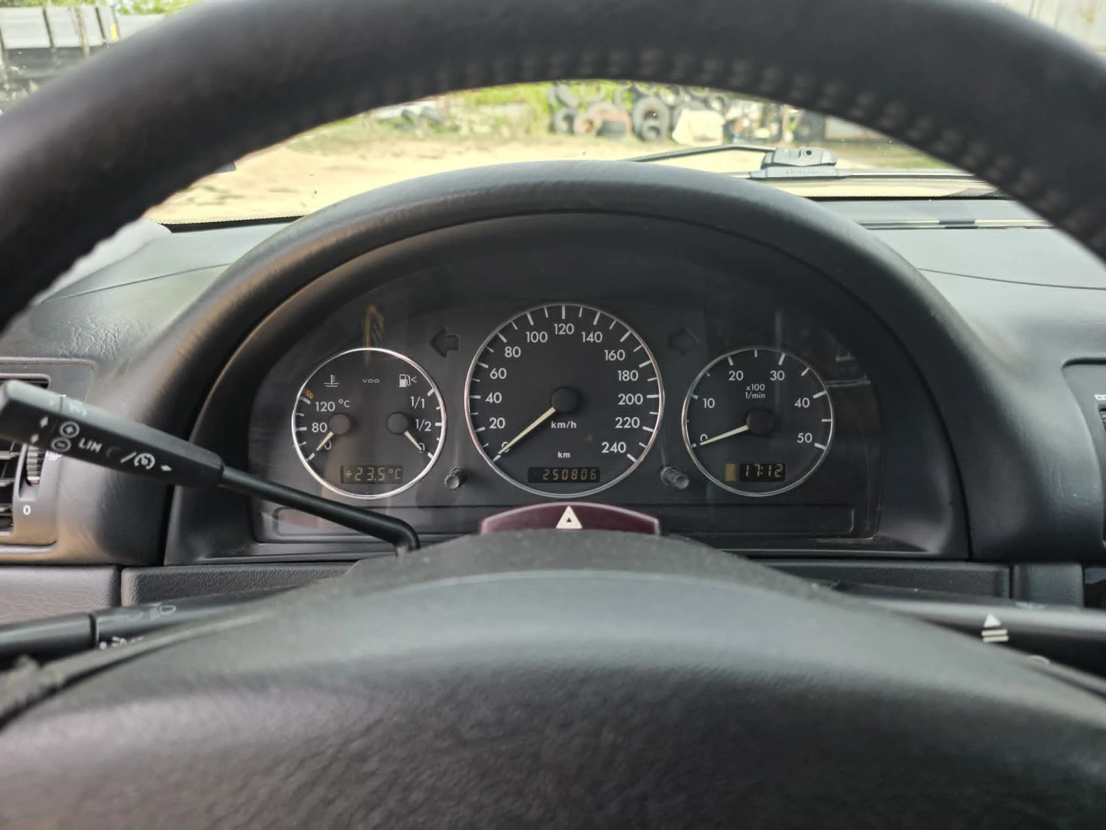 Mercedes-Benz ML 270  CDI, снимка 10 - Автомобили и джипове - 55640676