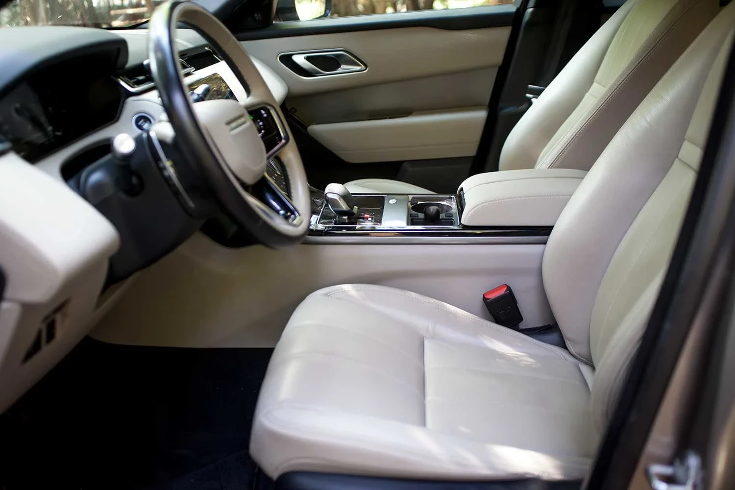 Land Rover Range Rover Velar Е400 plug in hybrid 404hp, снимка 16 - Автомобили и джипове - 55779594