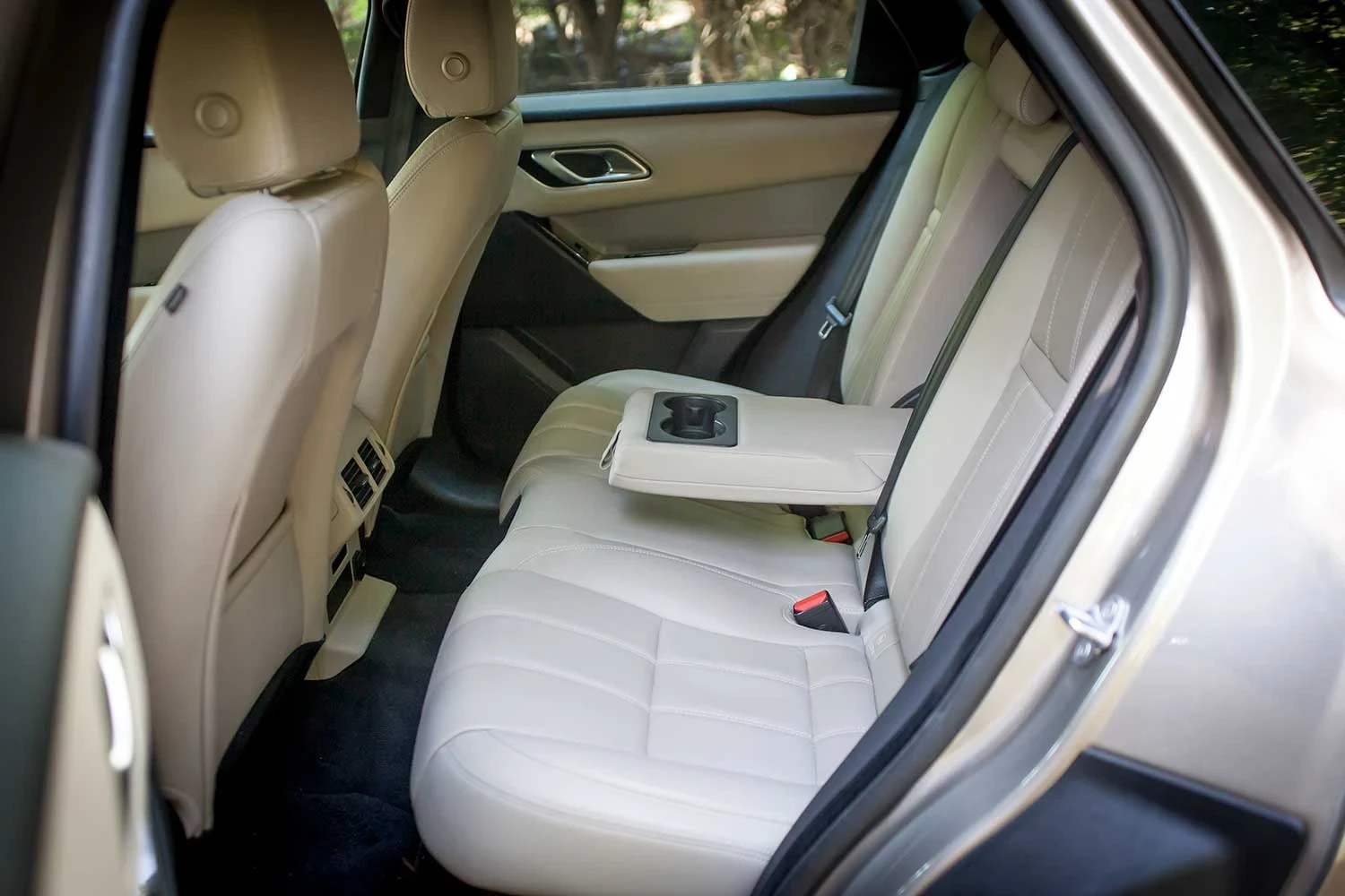 Land Rover Range Rover Velar Е400 plug in hybrid 404hp, снимка 14 - Автомобили и джипове - 55779594