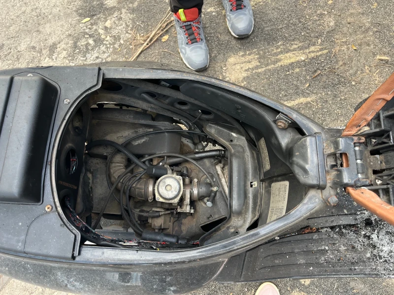 Vespa 125, снимка 2 - Мотоциклети и мототехника - 52628561