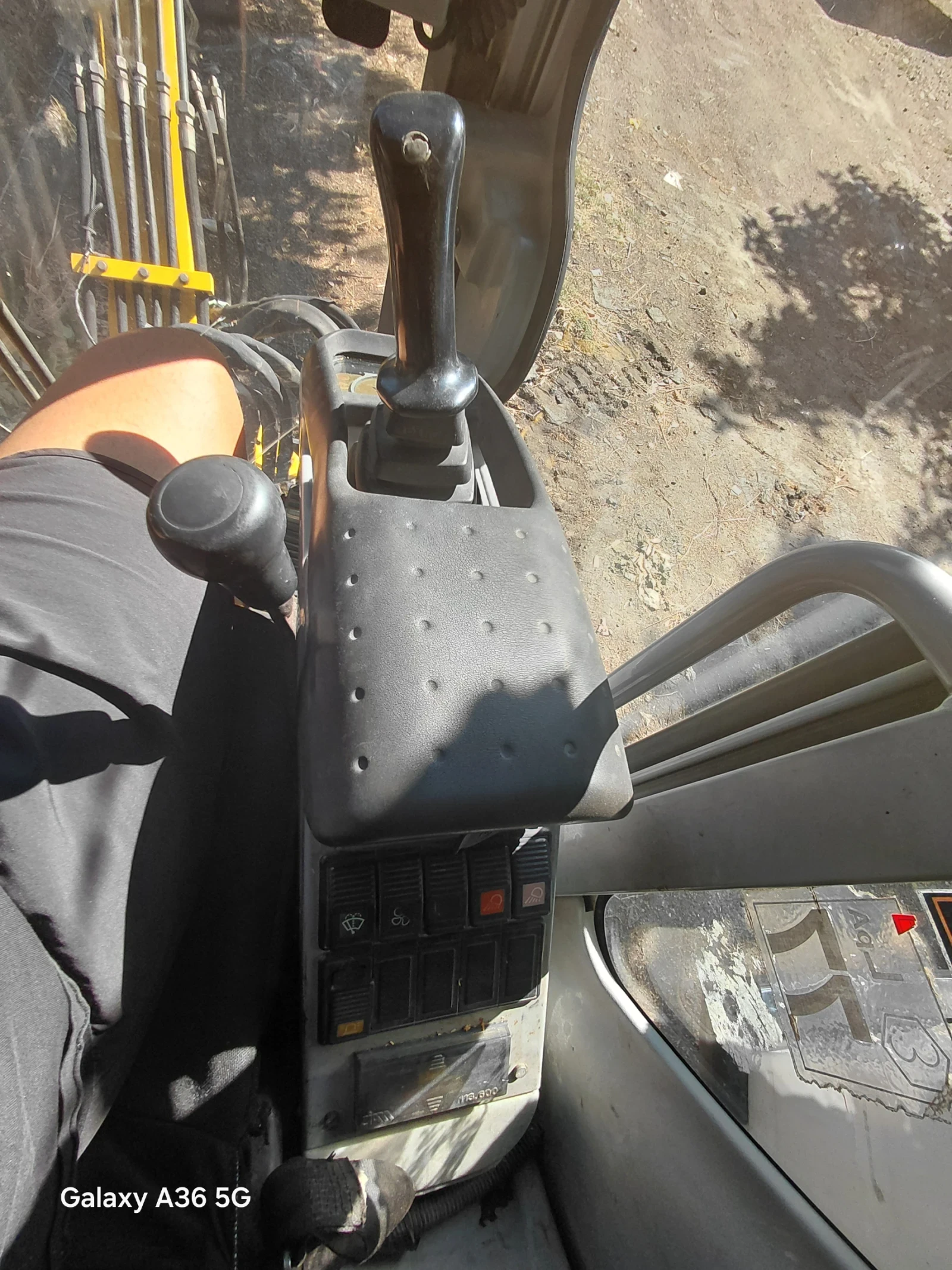 Багер Neuson 1503, снимка 5 - Индустриална техника - 55936418