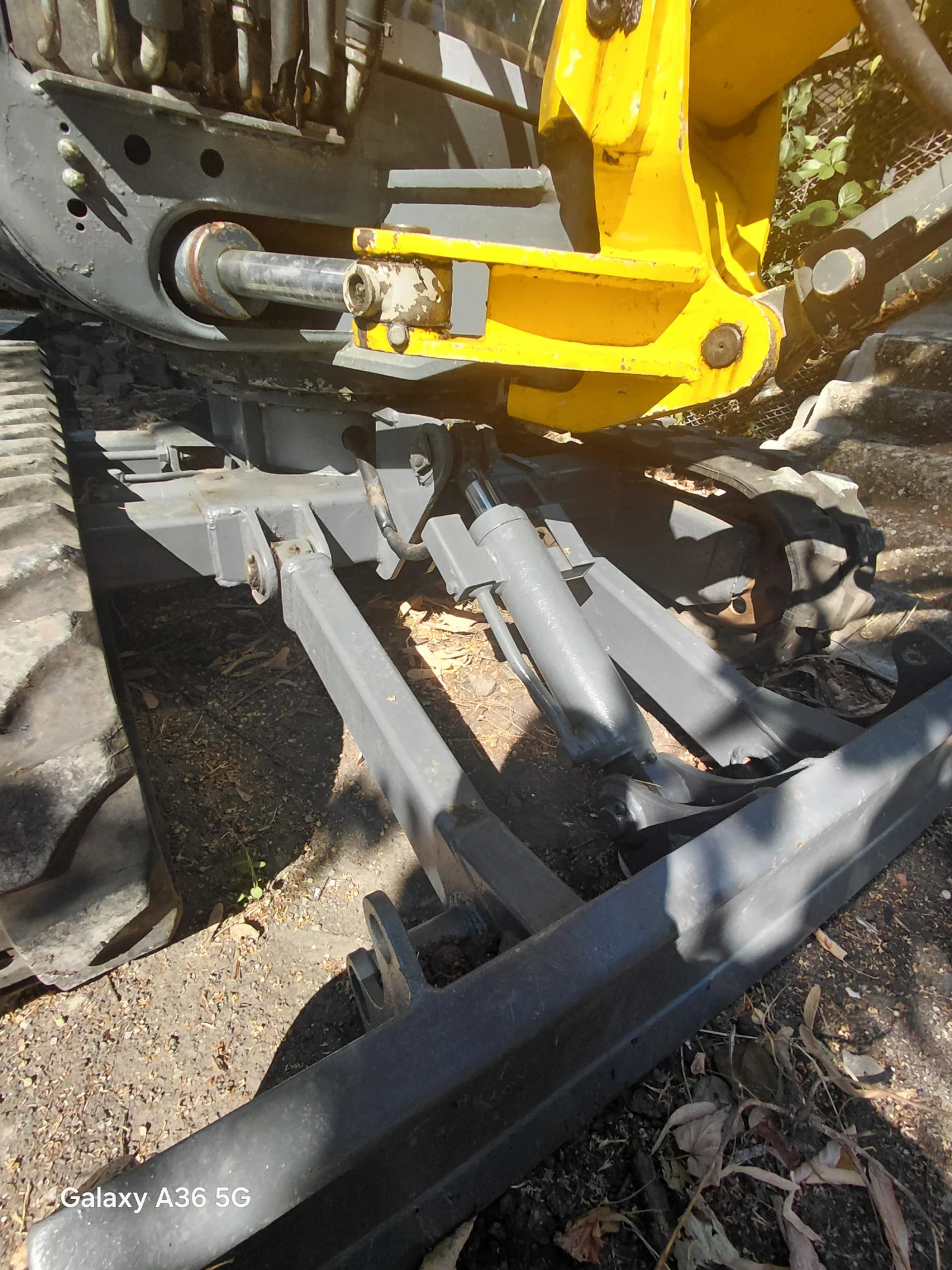 Багер Neuson 1503, снимка 9 - Индустриална техника - 55936418