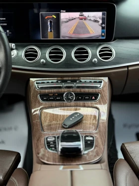 Mercedes-Benz E 220 AMG* DIGITAL* 9G* BURMESTER* СОБСТВЕН ЛИЗИНГ, снимка 11