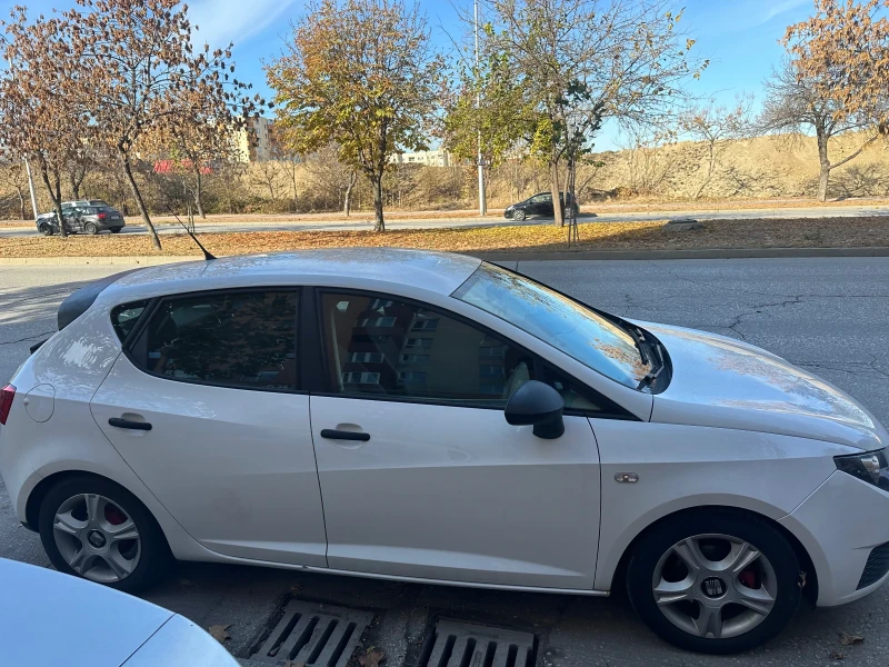 Seat Ibiza, снимка 3 - Автомобили и джипове - 48117681