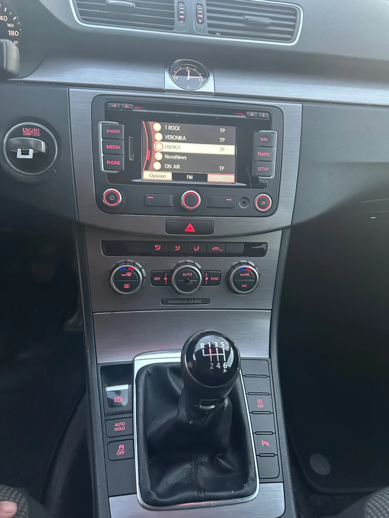 VW Passat 2.0TDI, снимка 13 - Автомобили и джипове - 53188314