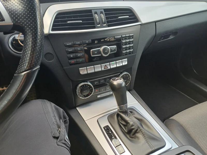 Mercedes-Benz C 350 AMG, снимка 11 - Автомобили и джипове - 52339218