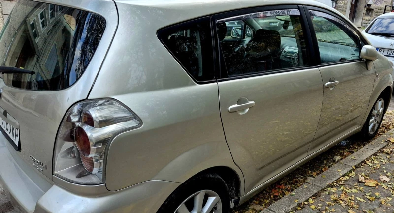 Toyota Corolla verso, снимка 5 - Автомобили и джипове - 52282599