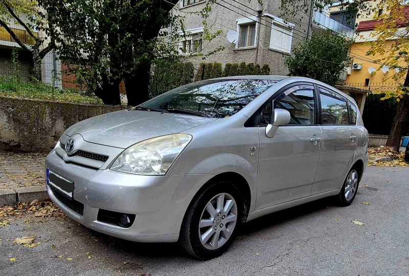 Toyota Corolla verso, снимка 2 - Автомобили и джипове - 52282599