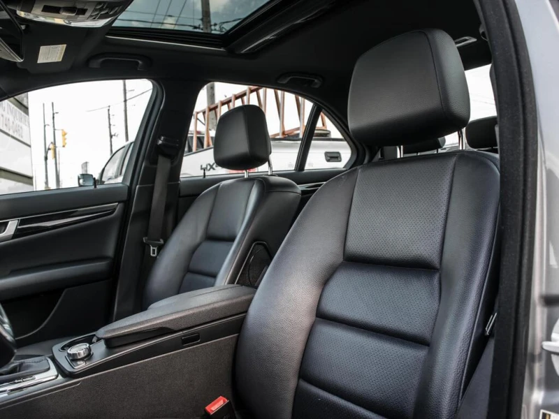 Mercedes-Benz C 300 * АВТО КРЕДИТ* ЦЕНА ДО БГ * Сервизна история * , снимка 11 - Автомобили и джипове - 52615950