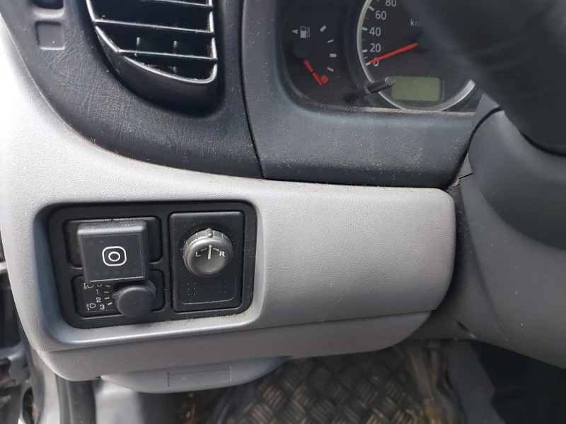 Nissan Almera, снимка 10 - Автомобили и джипове - 52645273