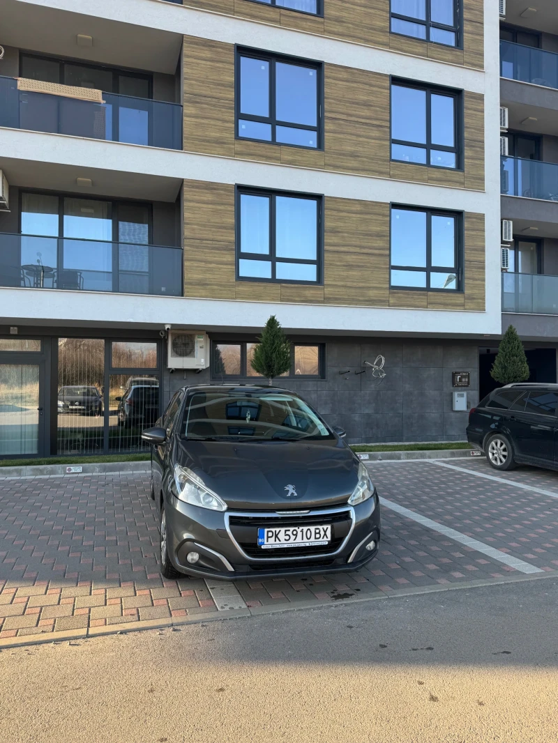 Peugeot 208 PureTech 1.2, снимка 2 - Автомобили и джипове - 52849303